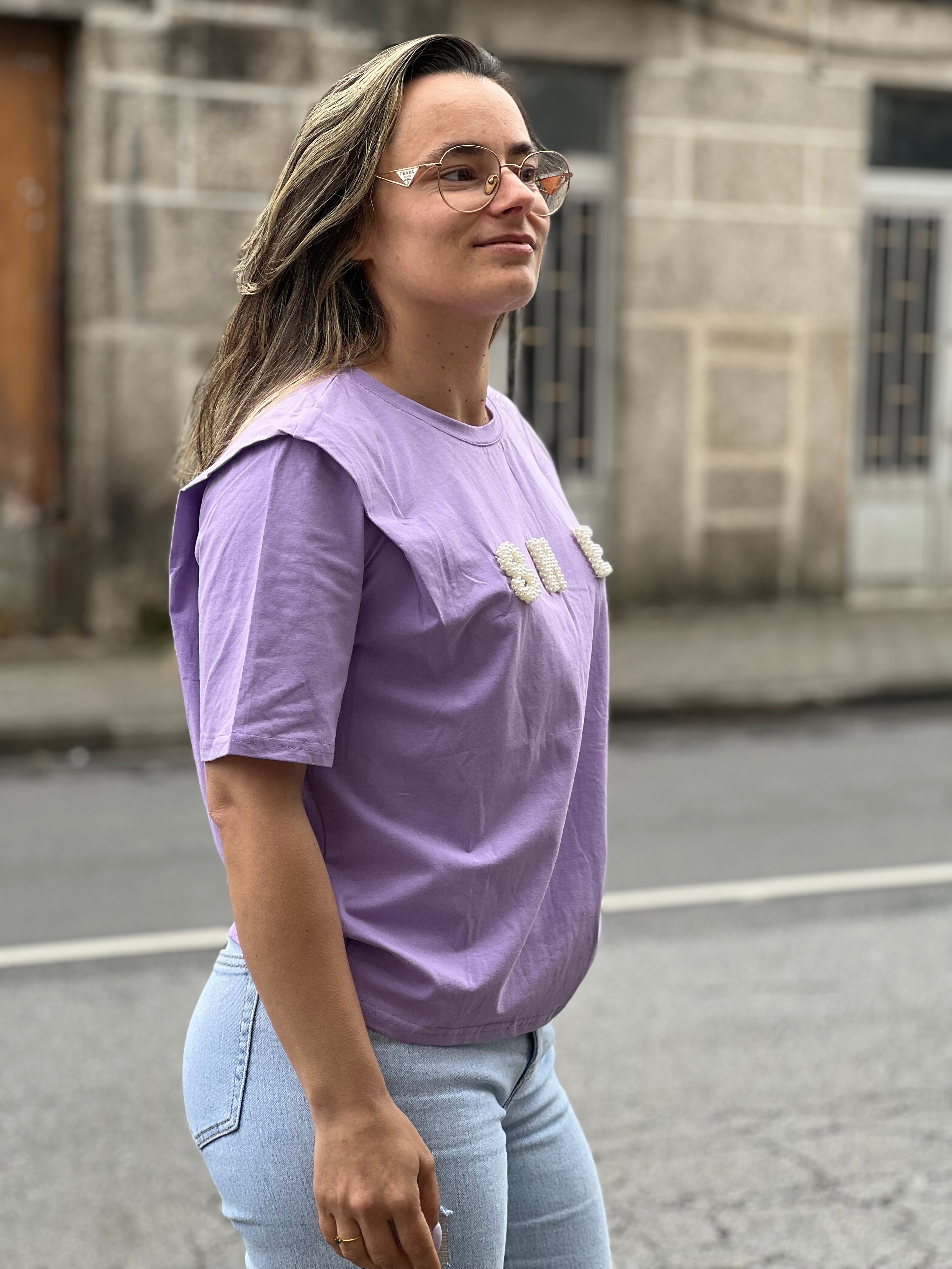 T-shirt she