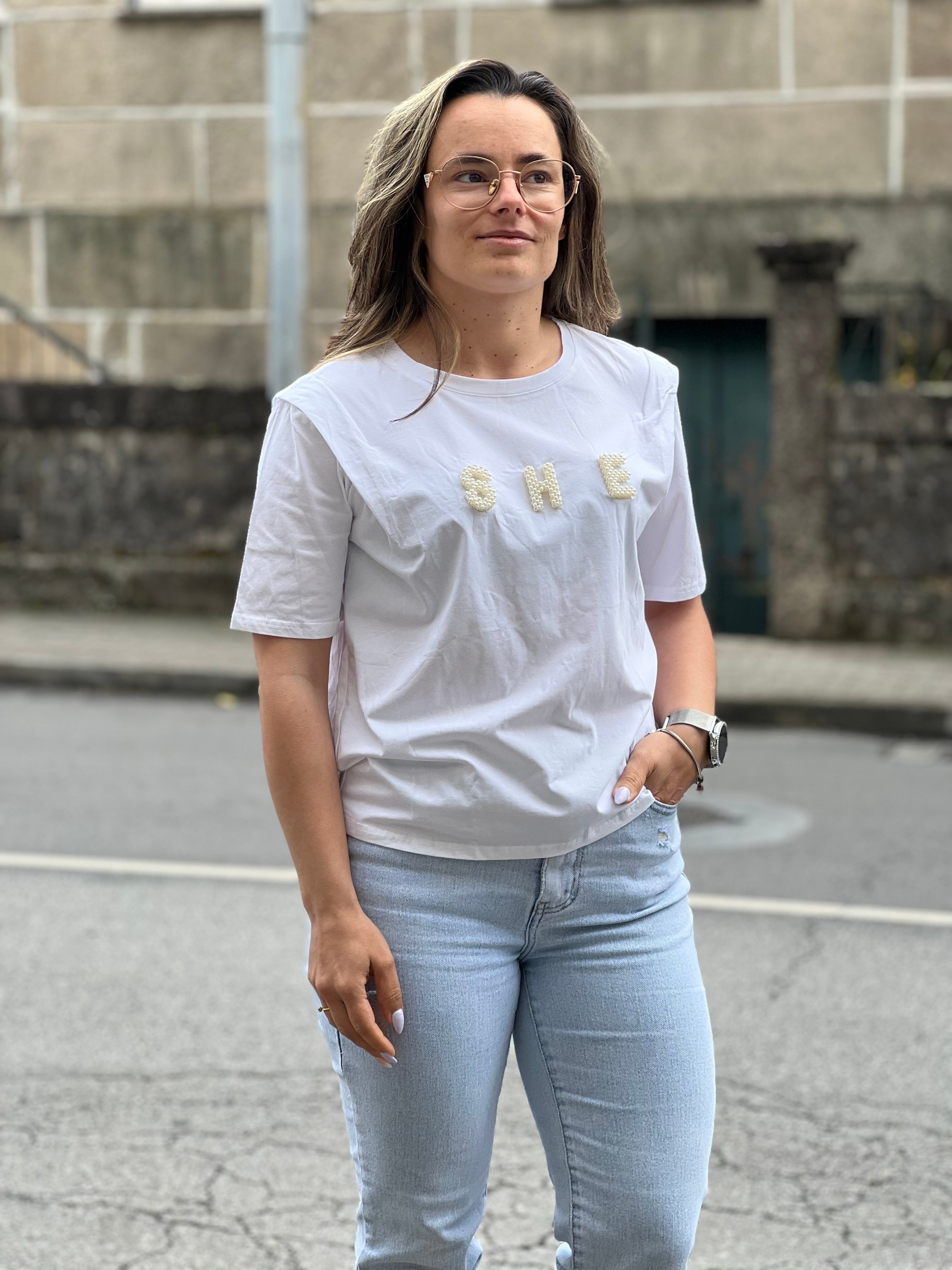 T-shirt she